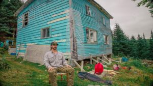 Read more about the article From Abandonment to Viral Fame: The Newfoundland House That Has Mesmerized Millions