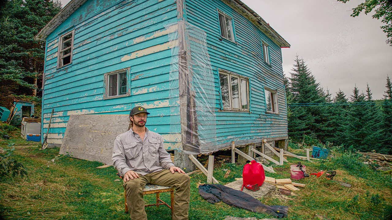 Read more about the article From Abandonment to Viral Fame: The Newfoundland House That Has Mesmerized Millions